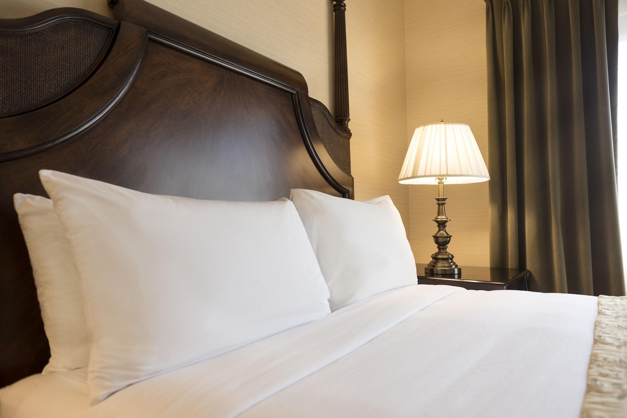 Hotel Ayres At The Mills Mall - Rancho Cucamonga 3*
